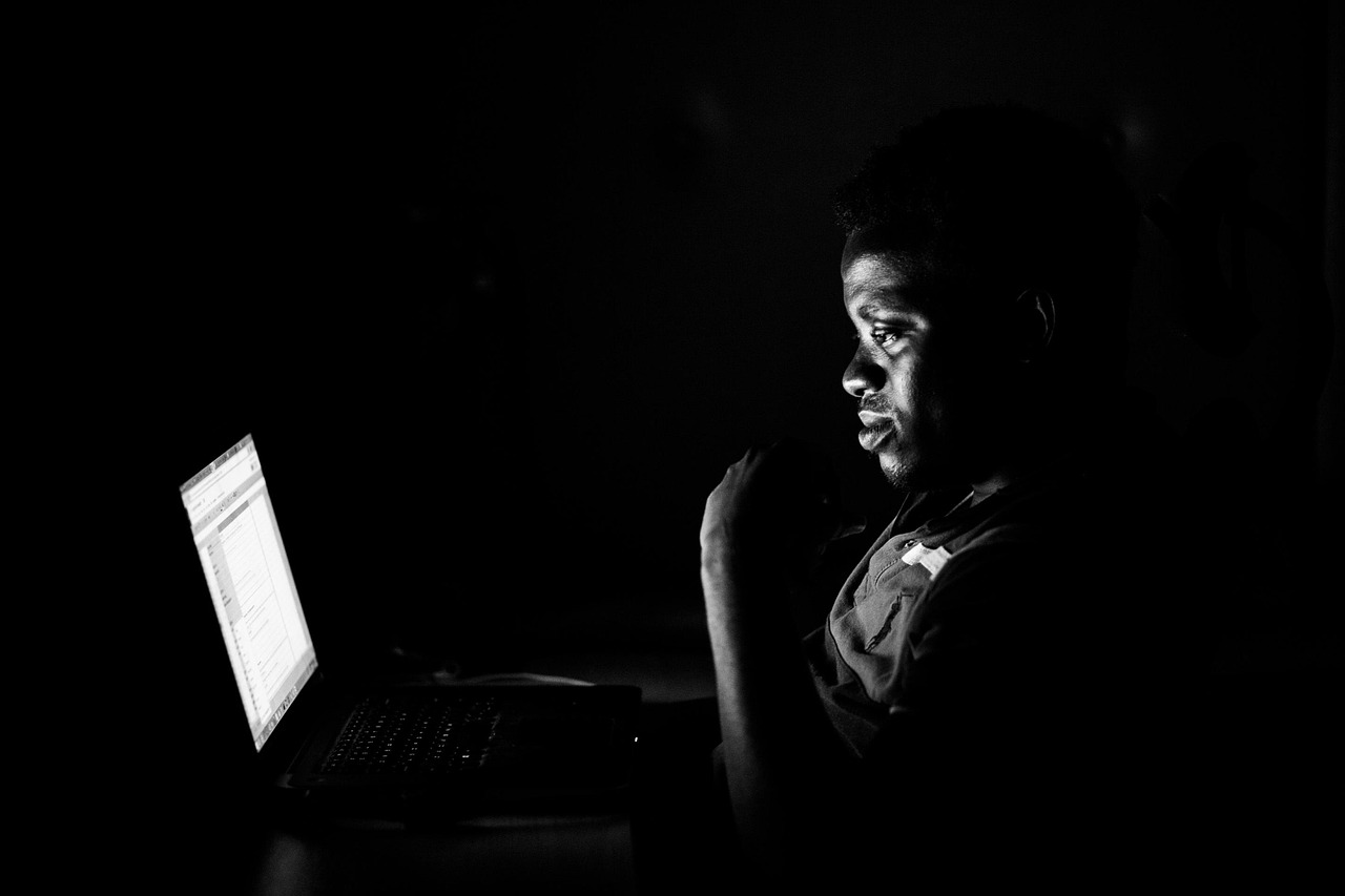 https://pixabay.com/users/2286921